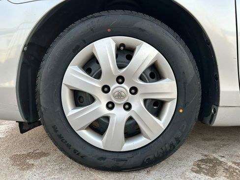 Used 2011 Toyota Camry FWD image 24
