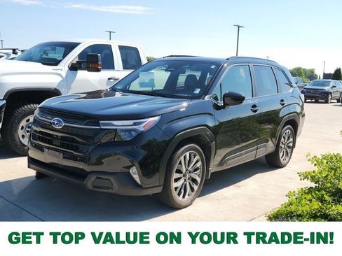 Used 2025 Subaru Forester Touring AWD/4WD image 1