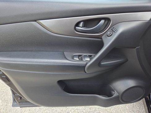 Used 2020 Nissan Rogue Sport S FWD image 30