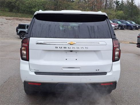 Used 2023 Chevrolet Suburban LT image 4