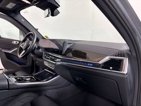 Used 2025 BMW X5 xDrive40i w/ M Sport Package AWD/4WD image 22