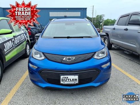Used 2020 Chevrolet Bolt Premier w/ Infotainment Package FWD image 3