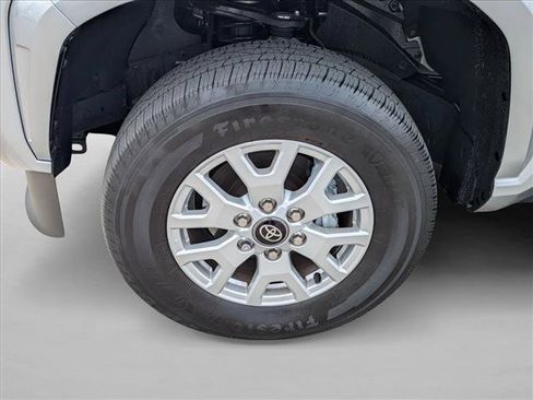 Certified 2025 Toyota Tacoma SR5 AWD/4WD image 21