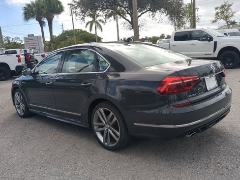 Used 2017 Volkswagen Passat 1.8T R-Line image 7
