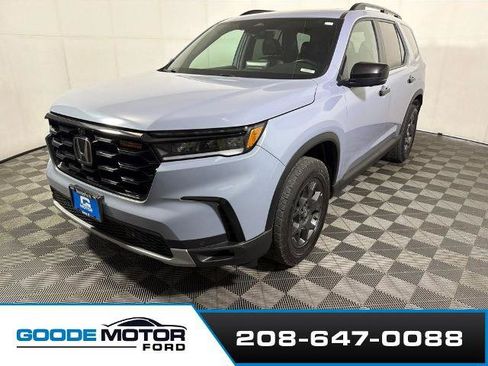 Used 2024 Honda Pilot TrailSport image 4