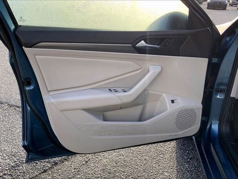 Used 2020 Volkswagen Jetta SEL image 20