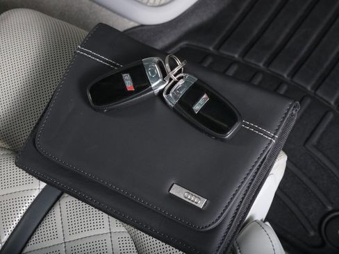 Used 2014 Audi S8 AWD/4WD image 69