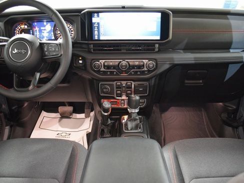 Used 2024 Jeep Wrangler Rubicon w/ Safety Group image 21