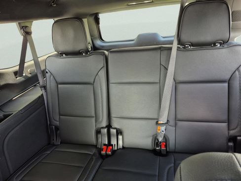 Used 2025 GMC Yukon XL Denali AWD/4WD image 20