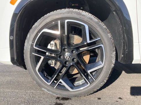 New 2026 Volkswagen Tiguan S AWD/4WD image 9
