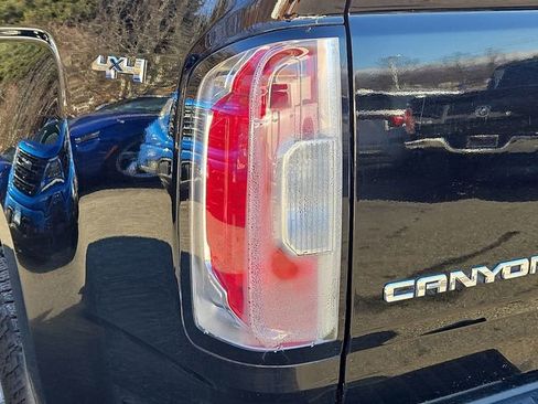 Used 2015 GMC Canyon SLT image 12