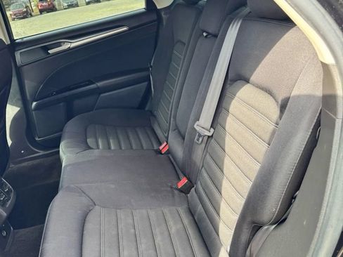Used 2015 Ford Fusion SE FWD image 14