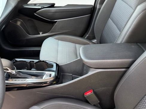 Used 2025 Chevrolet Trax LT image 23