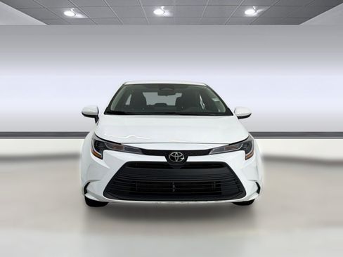 Used 2025 Toyota Corolla LE FWD image 6