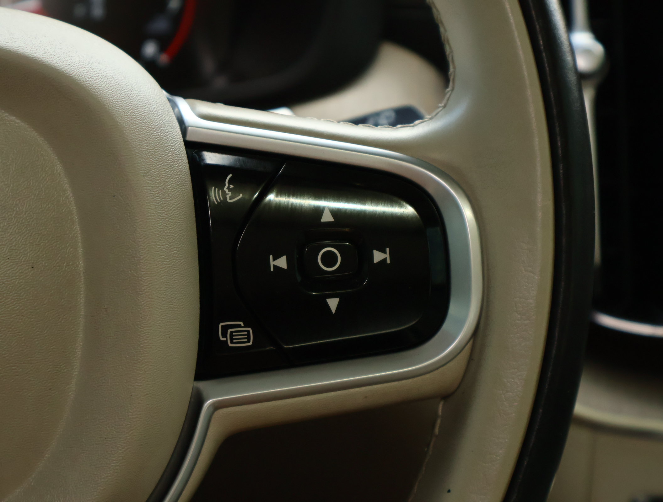 Used 2020 Volvo XC60 T5 Inscription FWD image 16