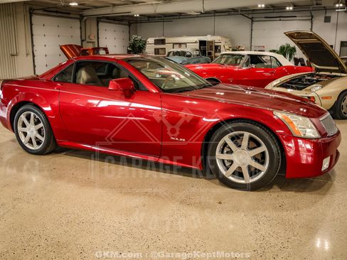 Used 2005 Cadillac XLR RWD image 10