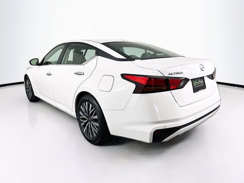 Used 2025 Nissan Altima 2.5 SV FWD image 5