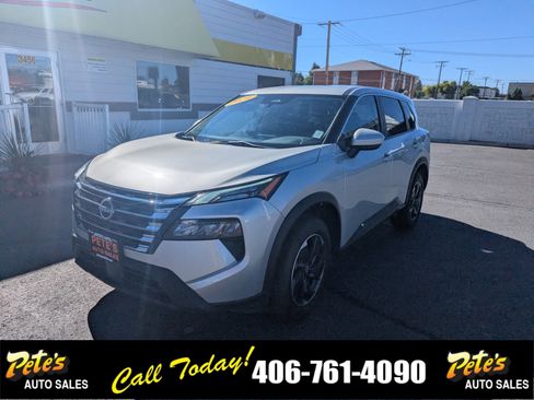 Used 2024 Nissan Rogue SV image 7