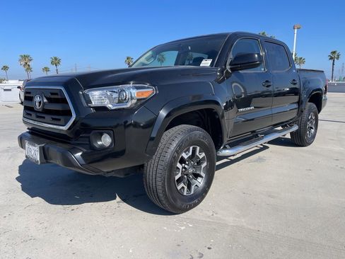 Used 2017 Toyota Tacoma SR5 w/ Tow Package image 1