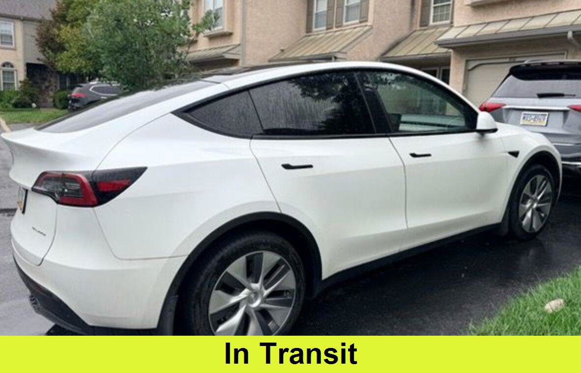 Used 2023 Tesla Model Y Long Range AWD/4WD image 1