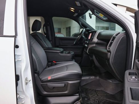 Used 2024 RAM 4500 Tradesman w/ Chrome Appearance Group image 24