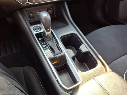Used 2024 Nissan Sentra SV FWD image 13