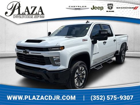 Used 2024 Chevrolet Silverado 2500 Custom w/ Custom Value Package image 1