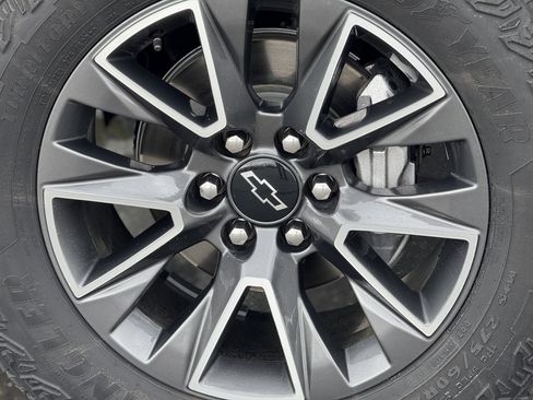 Used 2023 Chevrolet Tahoe Z71 w/ Z71 Off-Road Package image 8