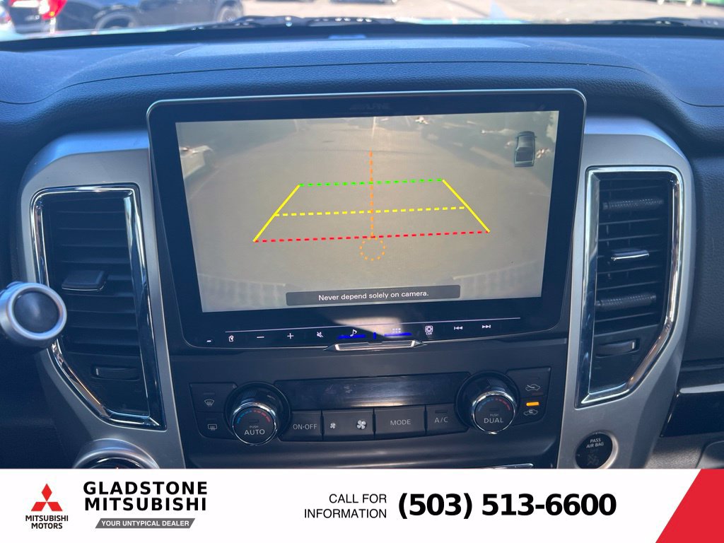 Used 2017 Nissan Titan SV AWD/4WD image 11
