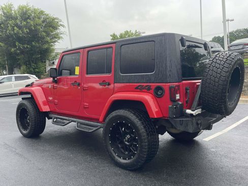 Used 2014 Jeep Wrangler Unlimited Sahara w/ Connectivity Group AWD/4WD image 5