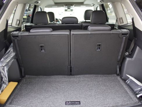New 2026 Volkswagen Atlas SE image 30