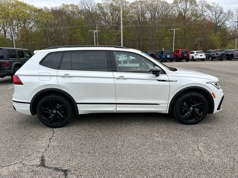 Certified 2023 Volkswagen Tiguan SE R-Line AWD/4WD image 10