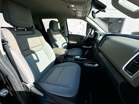 Used 2024 Nissan Frontier SV w/ SV Convenience Package image 29