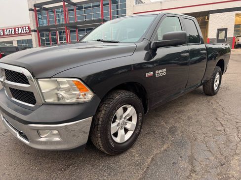 Used 2018 RAM 1500 ST w/ SXT Appearance Group AWD/4WD image 9