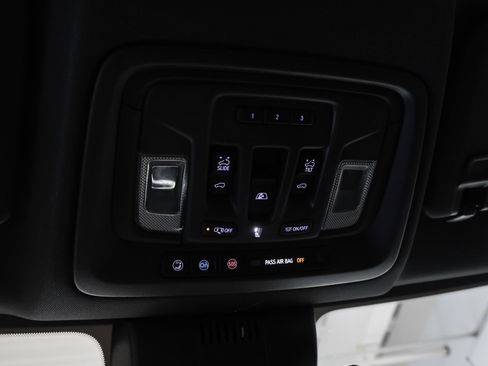 Used 2024 GMC Sierra 1500 AT4 w/ AT4 Carbonpro Edition AWD/4WD image 40