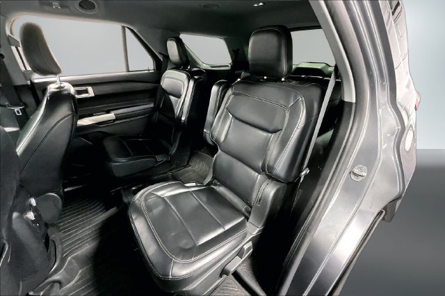 Used 2021 Ford Explorer XLT w/ Equipment Group 202A AWD/4WD image 21