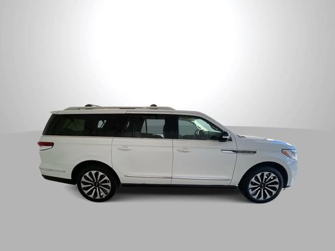 Used 2022 Lincoln Navigator L Reserve image 9