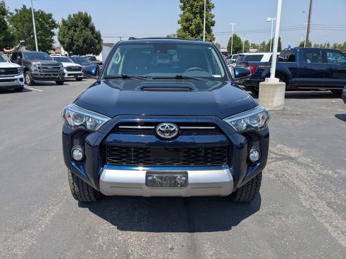 Used 2020 Toyota 4Runner TRD Off-Road Premium AWD/4WD image 11