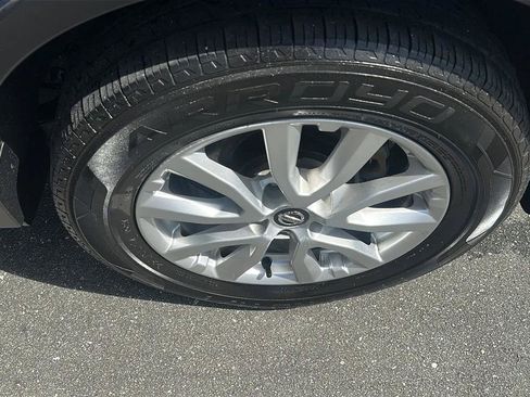 Used 2018 Nissan Rogue SV FWD image 18