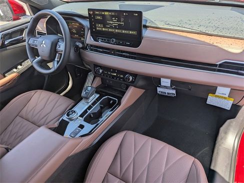 New 2025 Mitsubishi Outlander SEL image 8