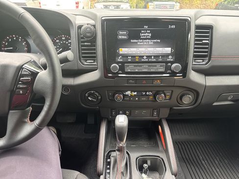 Used 2024 Nissan Frontier PRO-4X w/ Pro Convenience Package AWD/4WD image 15