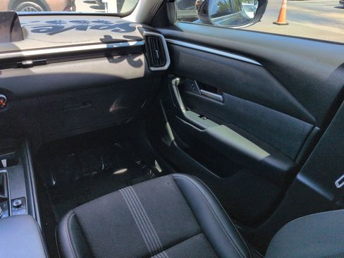 Used 2024 MAZDA CX-50 AWD 2.5 S w/ Select Package image 17