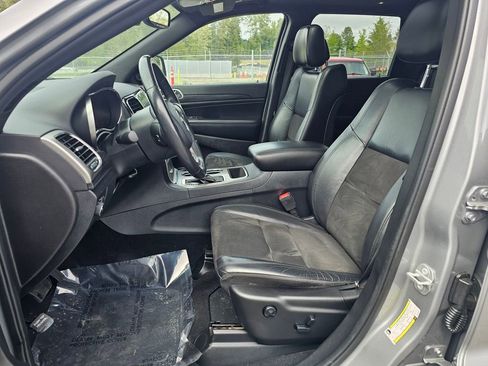 Used 2020 Jeep Grand Cherokee Altitude AWD/4WD image 21