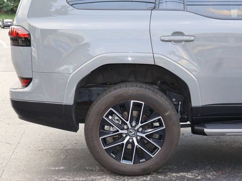 Used 2024 Lexus GX 550 w/ Cold Area Package AWD/4WD image 9
