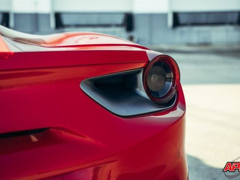 Used 2018 Ferrari 488 GTB image 45