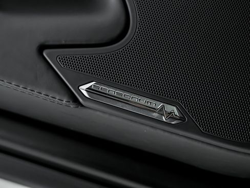 Used 2017 Lamborghini Aventador S image 30