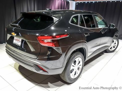 New 2026 Chevrolet Trax LS image 8