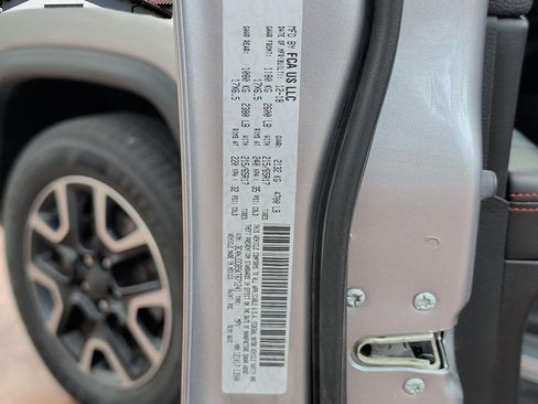 Used 2019 Jeep Compass Trailhawk AWD/4WD image 28
