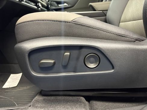 New 2026 Chevrolet Equinox LT w/ Convenience Package II FWD image 26