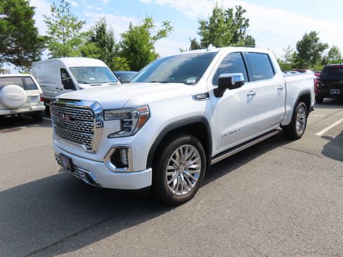 Used 2019 GMC Sierra 1500 Denali w/ Denali Ultimate Package AWD/4WD image 3
